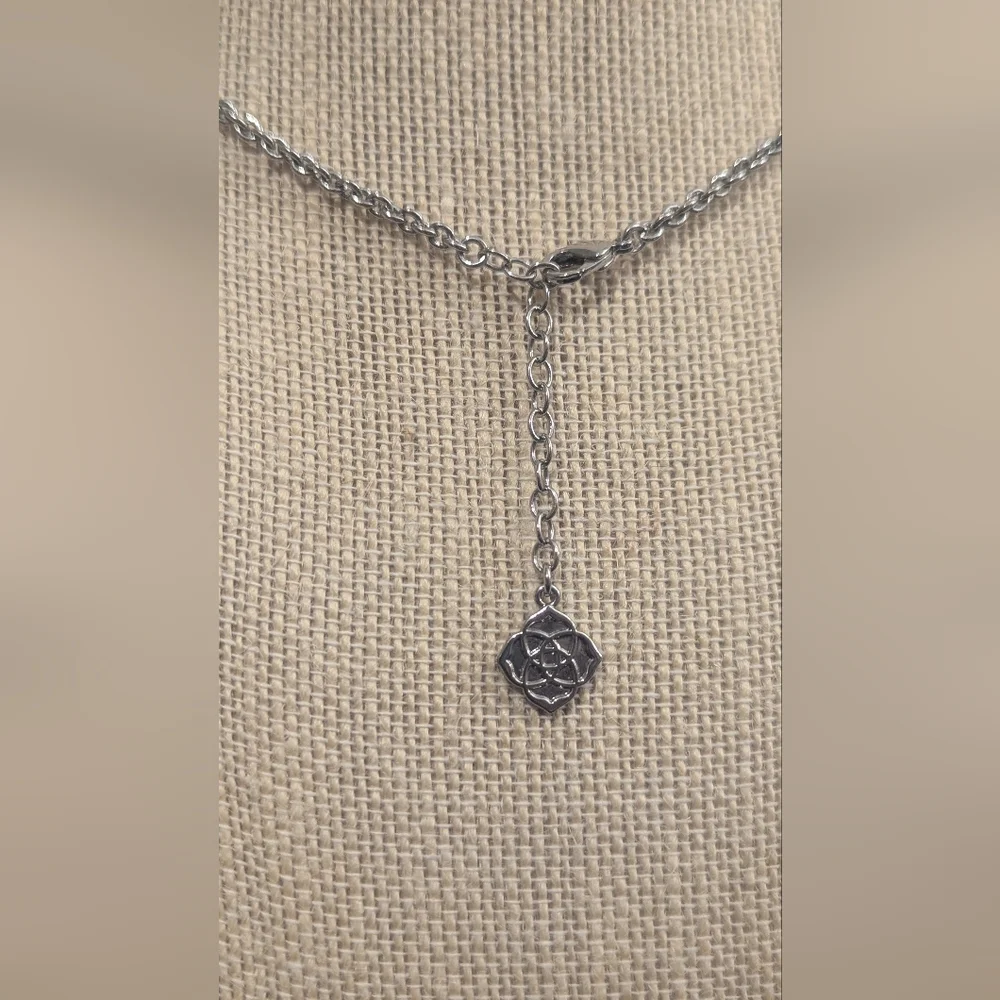 Kendra Scott Silver Necklace with Geometric Accents Nemera - Picture 5 of 8